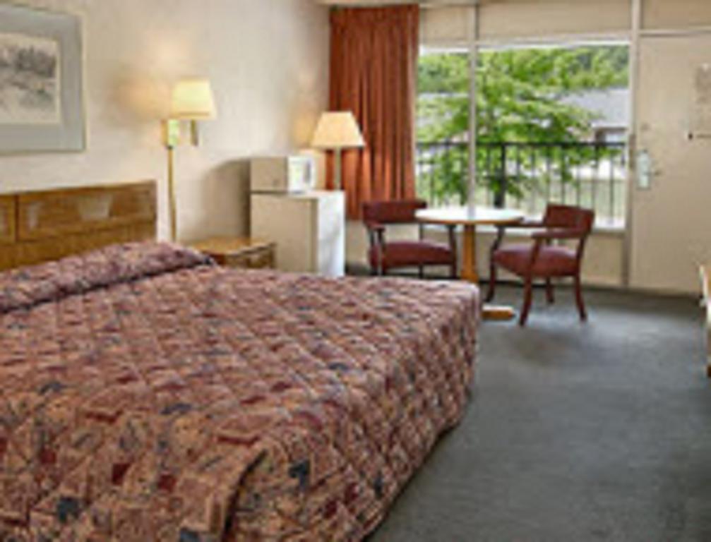 Town And Country Inn Suites Spindale Forest City Exteriér fotografie